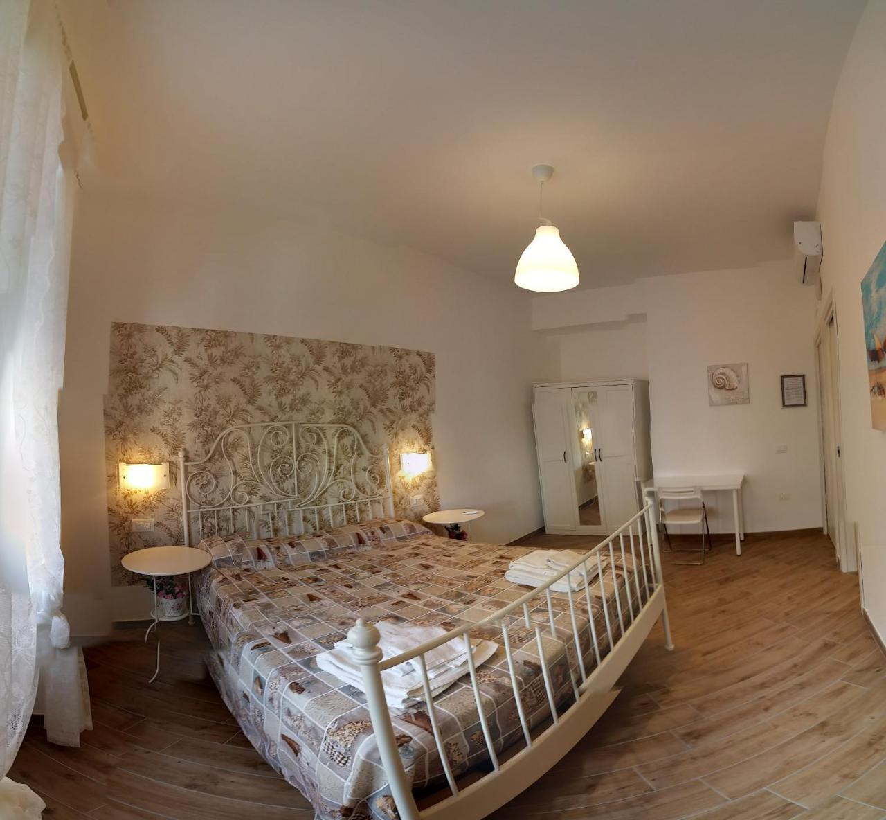 Bed & Breakfast B & B Civico Sei Rooms *